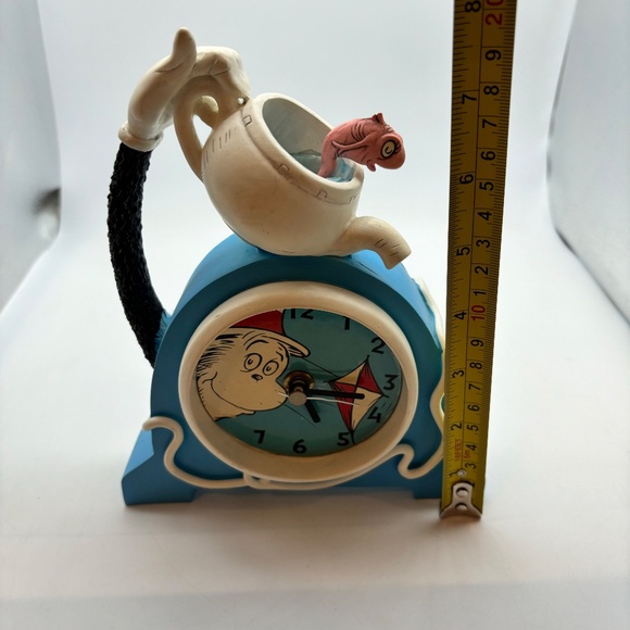 Dr. Seuss The Cat in the Hat Tabletop/Hanging Ceramic Unique Clock - Picture 15 of 16